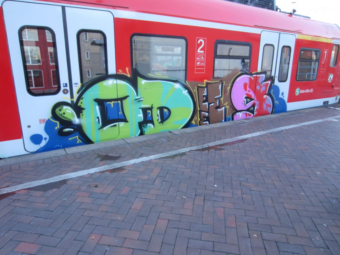 Graffiti Train - Photo by NRW_graff