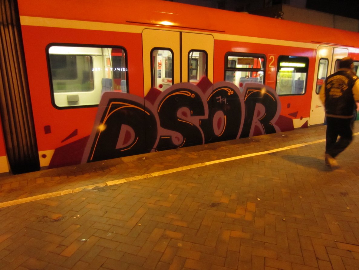 Graffiti Train - Photo by NRW_graff