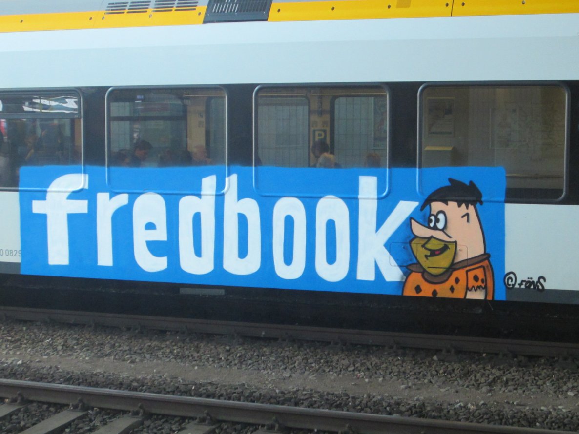 Graffiti Train - Photo by NRW_graff