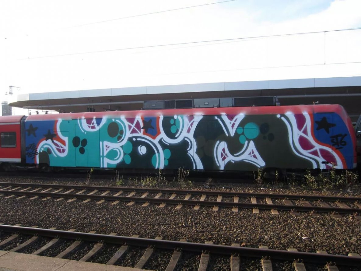 Graffiti Train - Photo by NRW_graff - FOIM