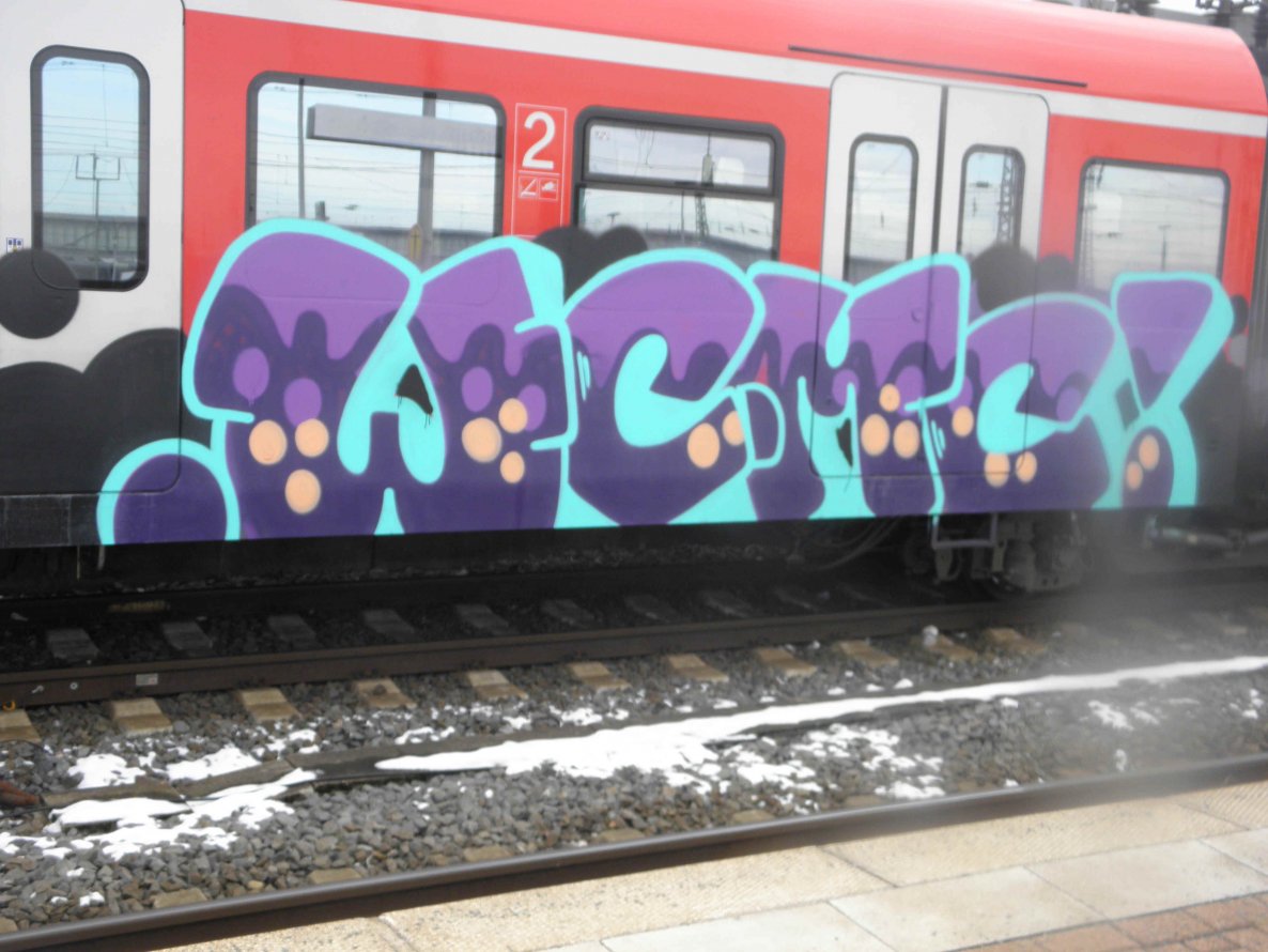 Graffiti Train - Photo by Nahrungsmittel - WCMC (2013)