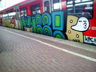 Graffiti Train - Photo by Nahrungsmittel - WOOHOO, WOO, HOO (S2)