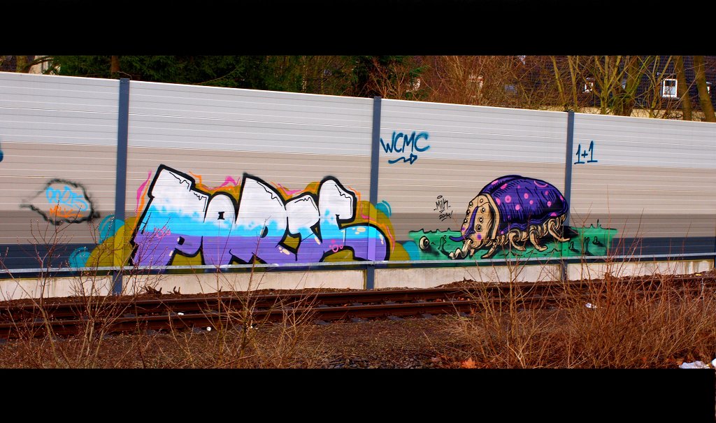 Graffiti Bombing - Photo by Nahrungsmittel - PORTS, MILK, HG (2014)