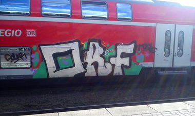 Graffiti Train - Photo by Nahrungsmittel - ORF, SOLAR, RE4 (2014)