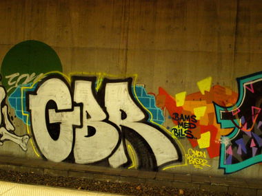 Graffiti Bombing - Photo by Nahrungsmittel - GBR, CMON, BASER