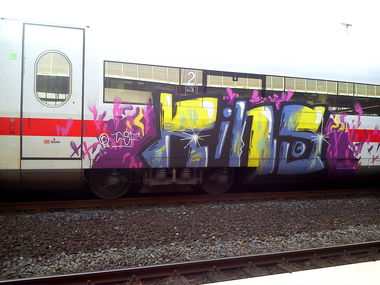 Graffiti Train - Photo by Nahrungsmittel - KINS, DSF (2014)