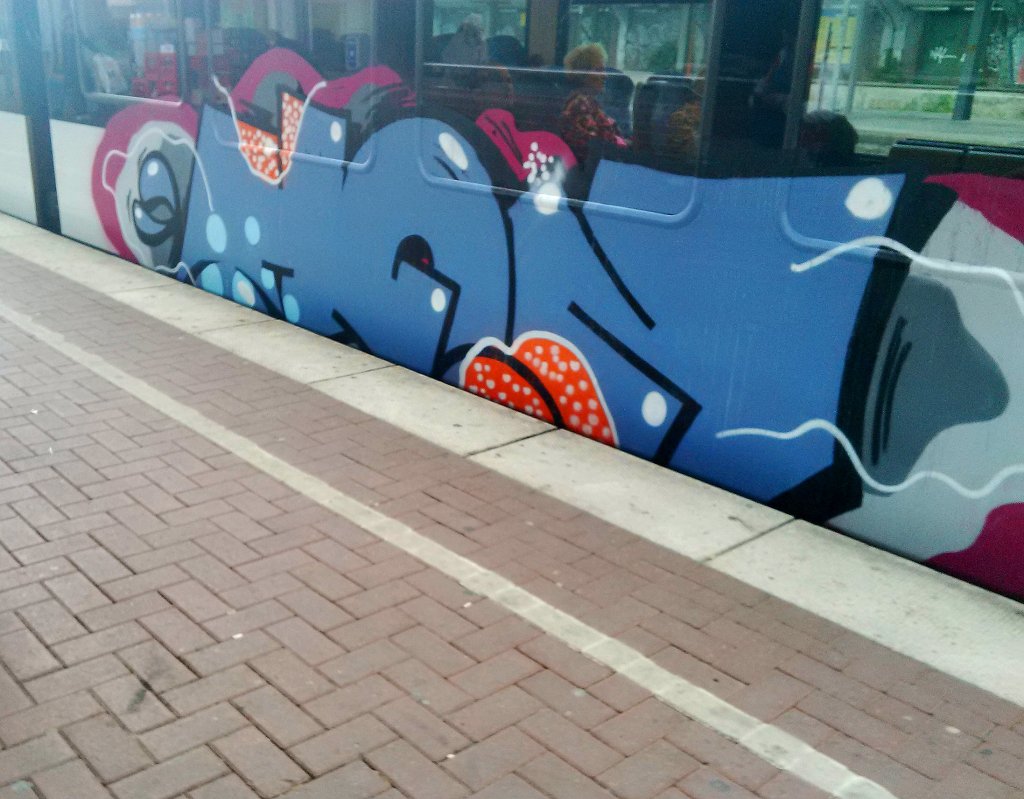 Graffiti Train - Photo by Nahrungsmittel - HEZ, PORTS, RE3 (2014)
