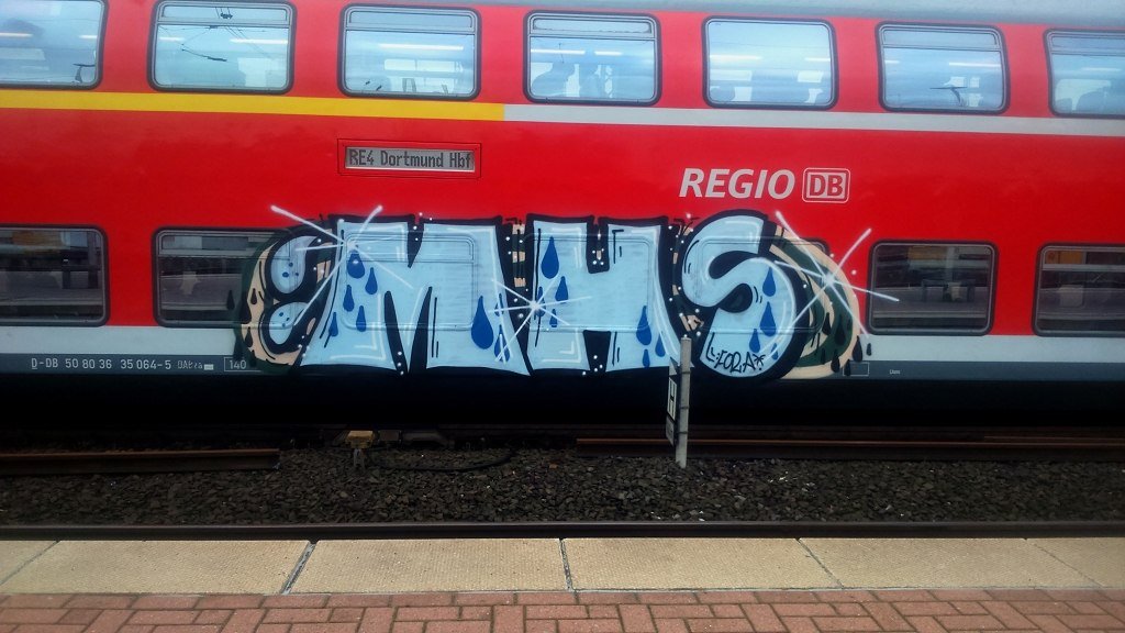 Graffiti Train - Photo by Nahrungsmittel - MH, MH'S, MGB