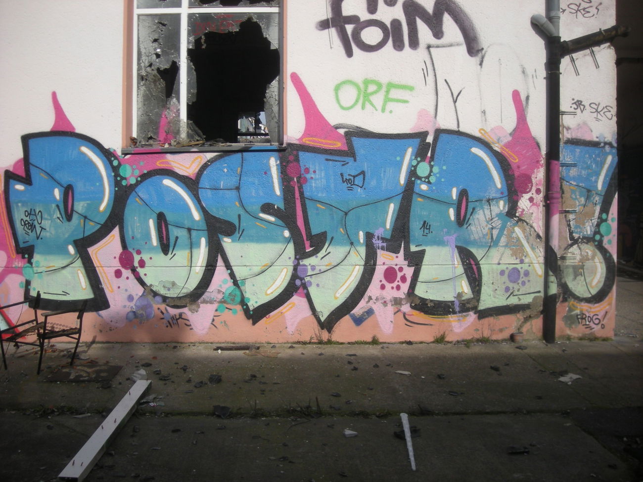 Graffiti in Bonn - Photo by Nameless - POSTR, OH (2014)
