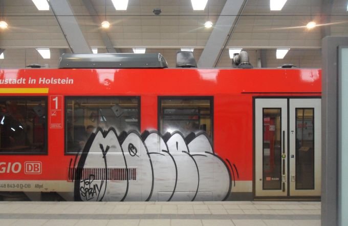 Graffiti Train in Niederdorla - Photo by Nameless - Mozes