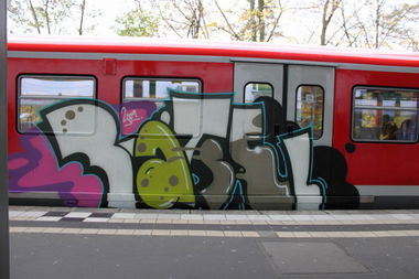 Graffiti Train in Osnabrück - Photo by Nameless - RÄTSEL, TNC (2009)