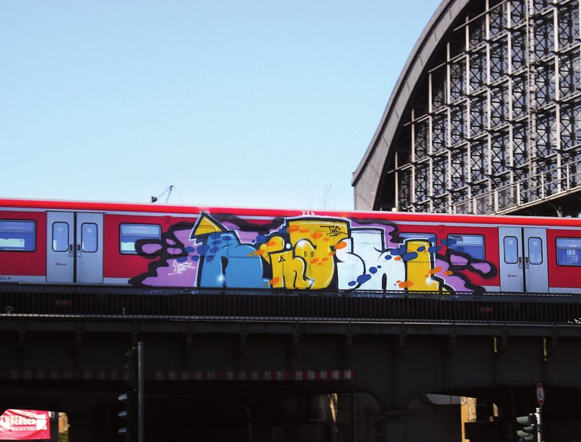 Graffiti Train in Osnabrück - Photo by Nameless - RÄTSEL, TNC (2008)