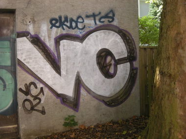 Graffiti Bombing in Osnabrück - Photo by Nameless - VC, VIOLET, CREW (2012)