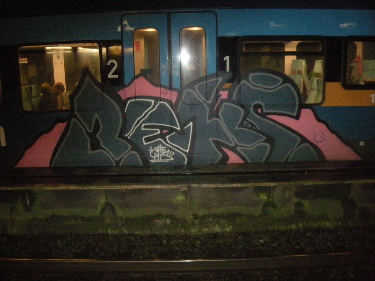 Graffiti Train in Osnabrück hbf - Photo by Nameless - BEKS (2016)