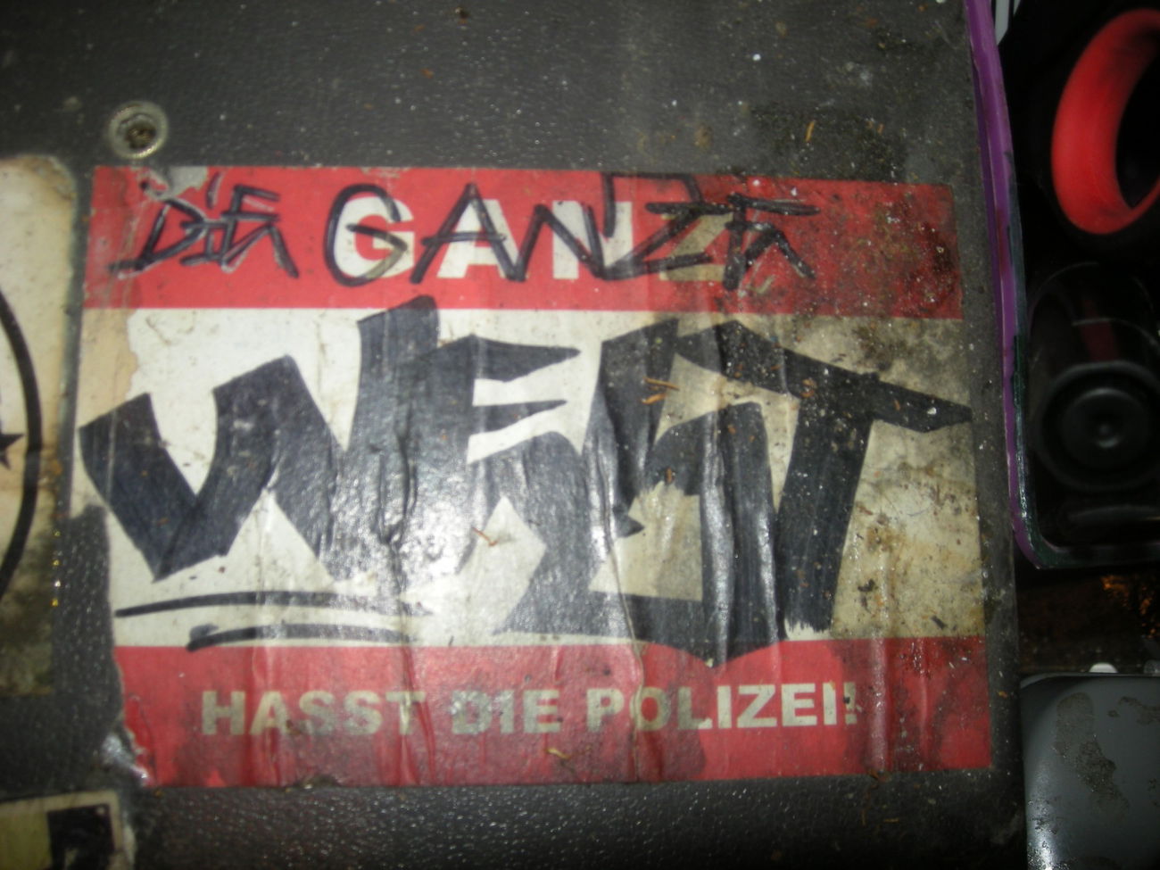Graffiti Artwork - Photo by Nameless - ACAB, WELT