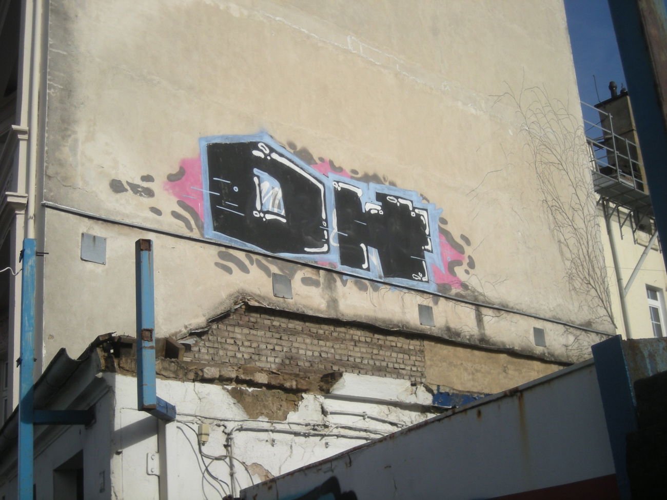 Graffiti Bombing in Bonn - Photo by Nameless - OH