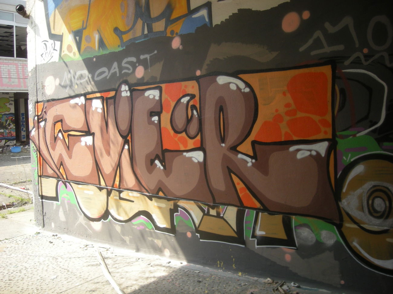 Graffiti Wall in Bonn - Photo by Nameless - C4, CVIER, 110 (2018)