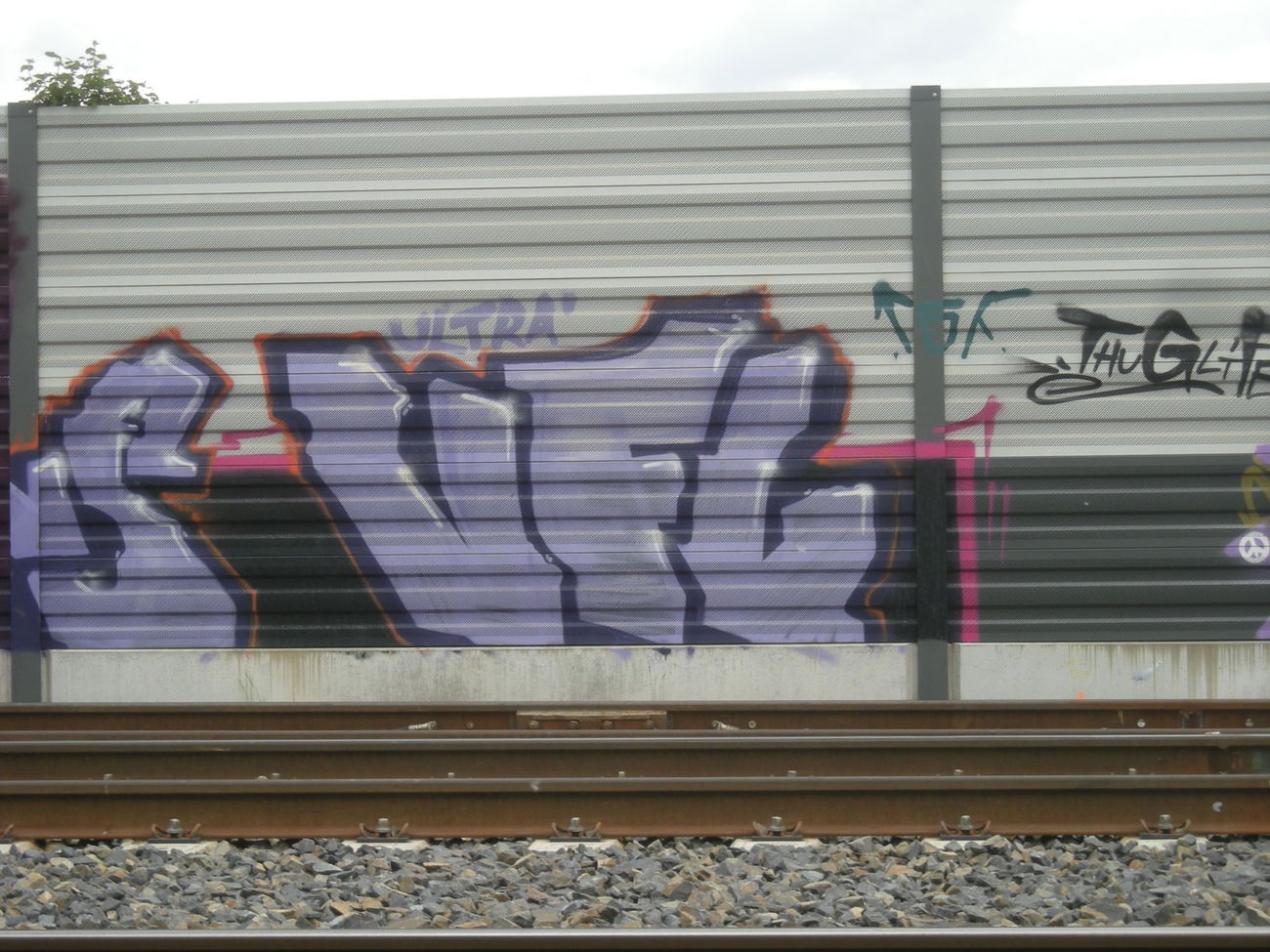 Graffiti Bombing in Osnabrück atterstraße - Photo by Nameless - VFL, VC, SEZ