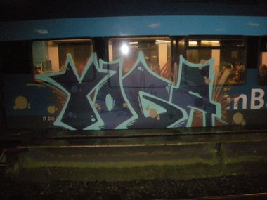 Graffiti Train in Osnabrück hbf - Photo by Nameless - YOGA, EQT (2016)
