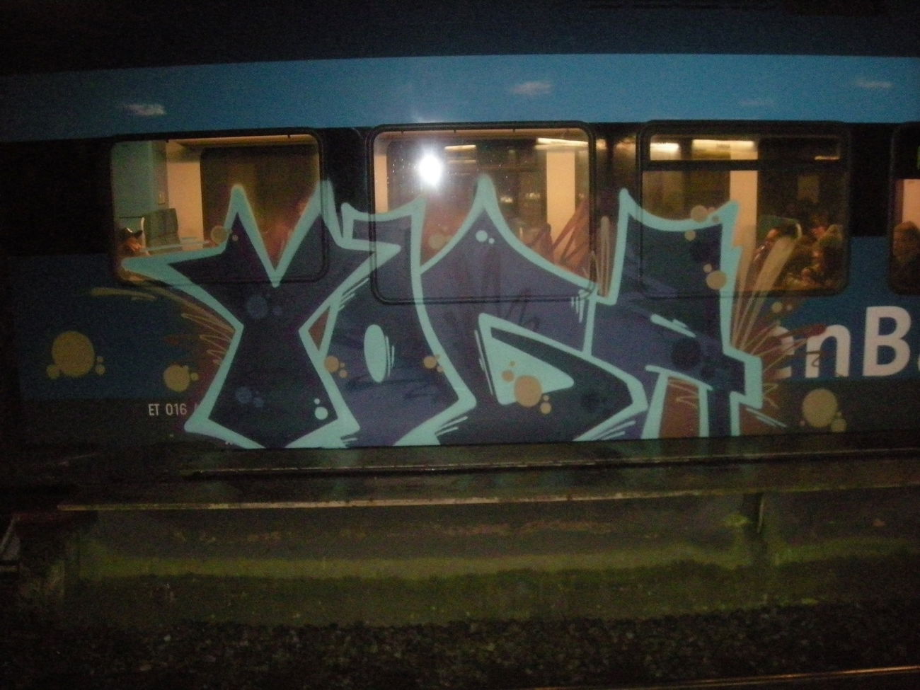 Graffiti Train in Osnabrück hbf - Photo by Nameless - YOGA, EQT (2016)