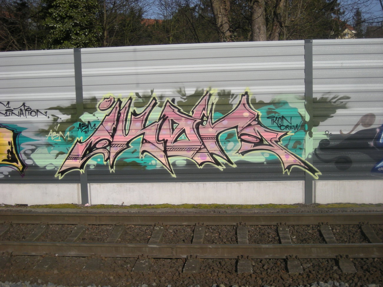 Graffiti Wall in Osnabrück hasetor bahnhof - Photo by Nameless - ABM, IKON (2014)