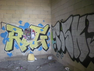 Graffiti Wall in Bonn - Photo by Nameless - RUG, TISK