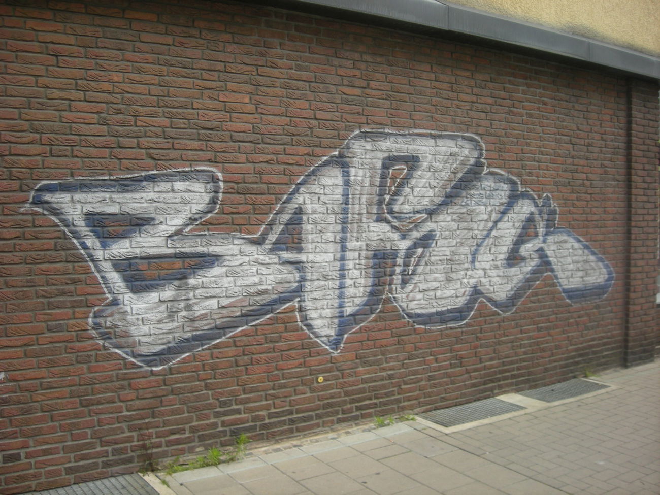 Graffiti Bombing in Osnabrück rosenplatz  - Photo by Nameless - BAFOG