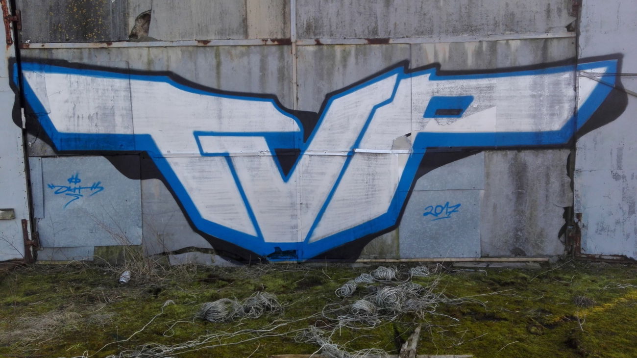 Graffiti Wall - Photo by Naskinach - tvp, crew, dicit