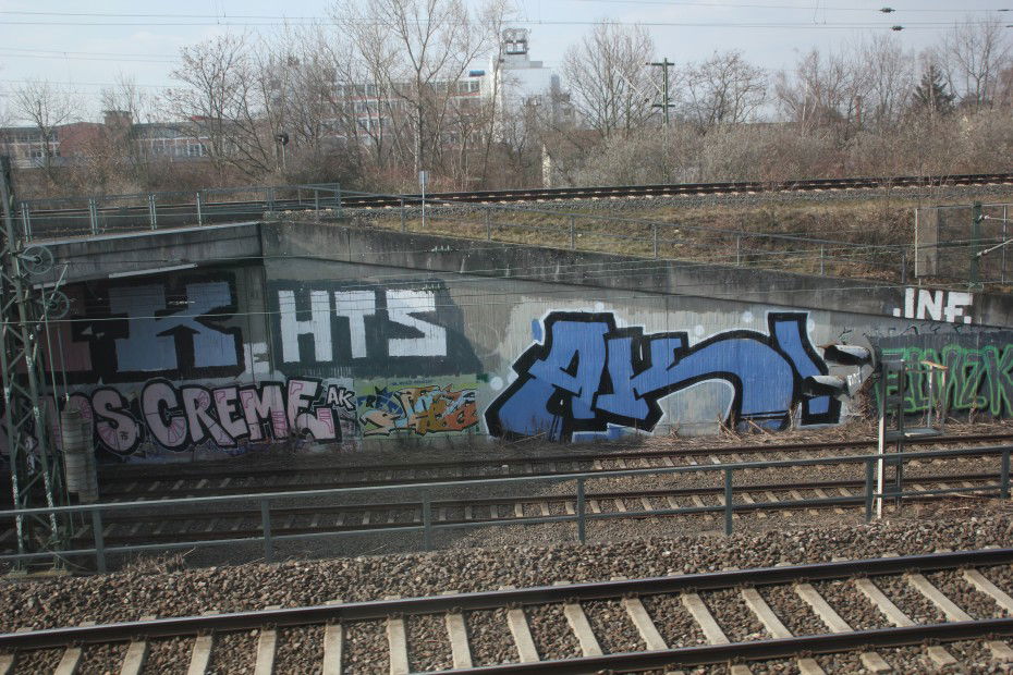 Graffiti Wall in Frankfurt - Photo by Naviz - AK, AK47, HTS