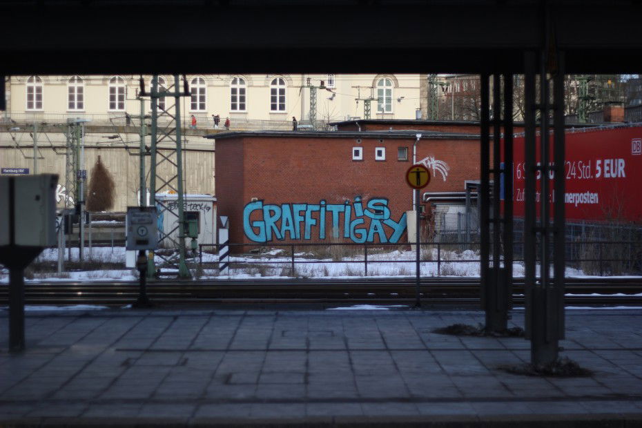 Graffiti Wall in Hamburg - Photo by Naviz - GRAFFITI, IS, GAY