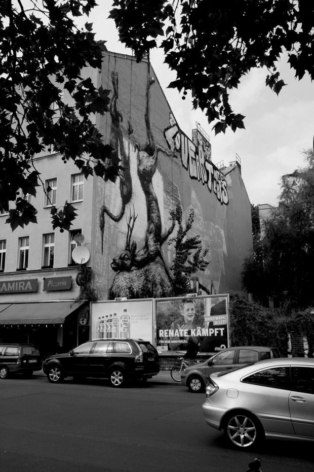 Graffiti Wall in Berlin - Photo by Naviz - HERA, LOVE, ART