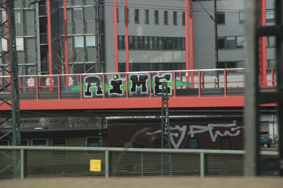 Graffiti Bombing in Frankfurt - Photo by Naviz - RIME, OPC, TRAINLINE