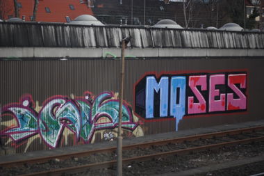 Graffiti Bombing in Hannover - Photo by Naviz - MOSES, IRIS, HANNOVER