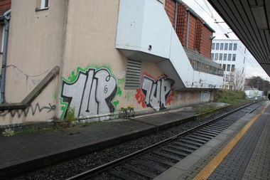 Graffiti Wall in Frankfurt - Photo by Naviz - 1UP, ONE, UNITED