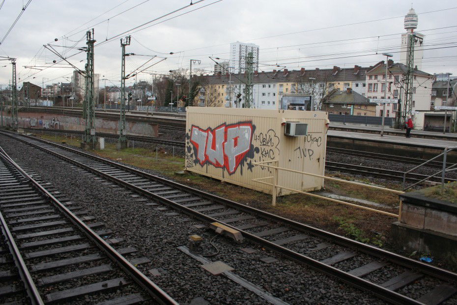 Graffiti Wall in Frankfurt - Photo by Naviz - 1UP, ONE, UNITED
