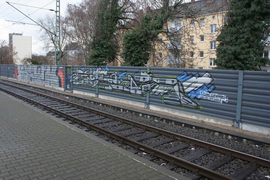 Graffiti Wall in Frankfurt - Photo by Naviz - RAUB, CBC, TRAINLINE