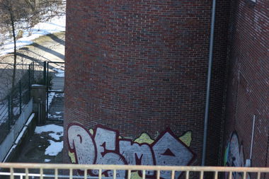 Graffiti Bombing in Hamburg - Photo by Naviz