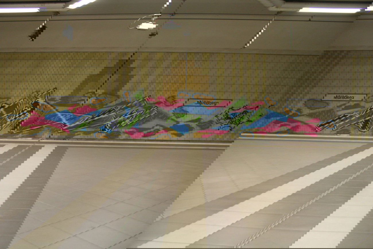 Graffiti Bombing in Frankfurt - Photo by Naviz - ASTRO, RIOT, FRANKFURT