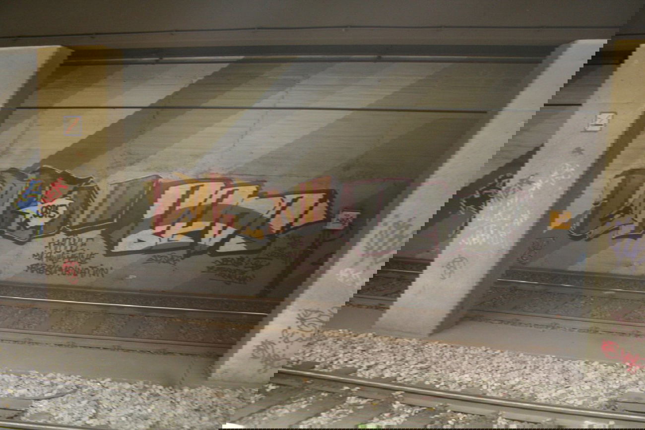 Graffiti Bombing in Frankfurt - Photo by Naviz - ZORIN, BENS, NM