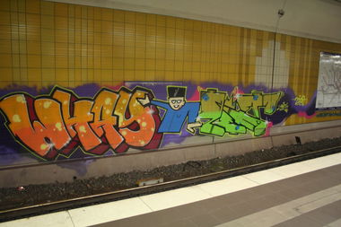 Graffiti Wall in Frankfurt - Photo by Naviz - WHAY, ZEAT, CHARRY