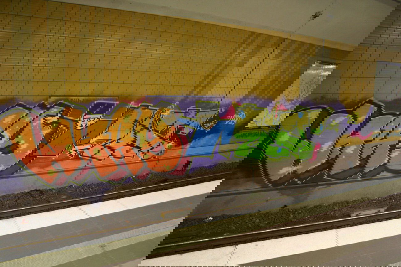 Graffiti Wall in Frankfurt - Photo by Naviz - WHAY, ZEAT, CHARRY