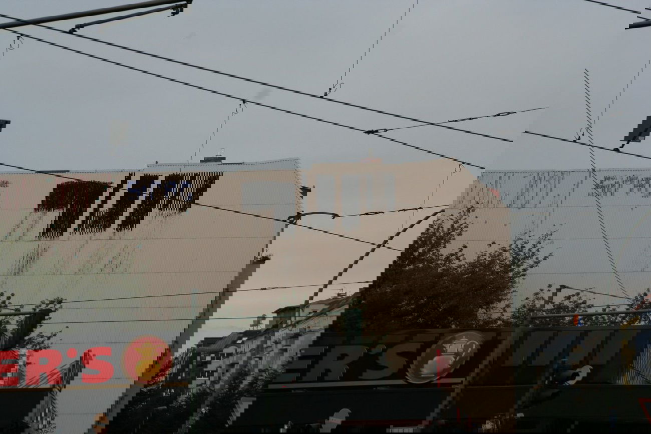 Graffiti Street Art in Berlin - Photo by Naviz - 1UP, ROOFTOP, WARSCHAUER