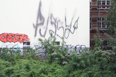 Graffiti Wall in Berlin - Photo by Naviz - PUSSY, CESK, TAG