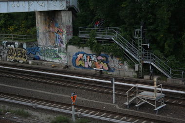 Graffiti Bombing in Berlin - Photo by Naviz - CAUSE, BERLIN, TRAINLINE