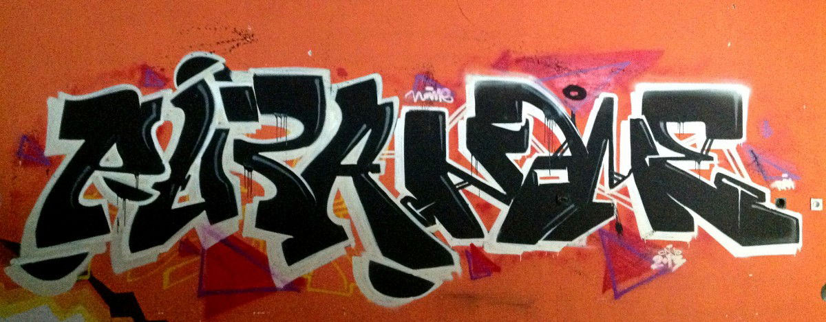 Graffiti Wall in Kavadarci - Photo by Nejmless - nejm, name, amen