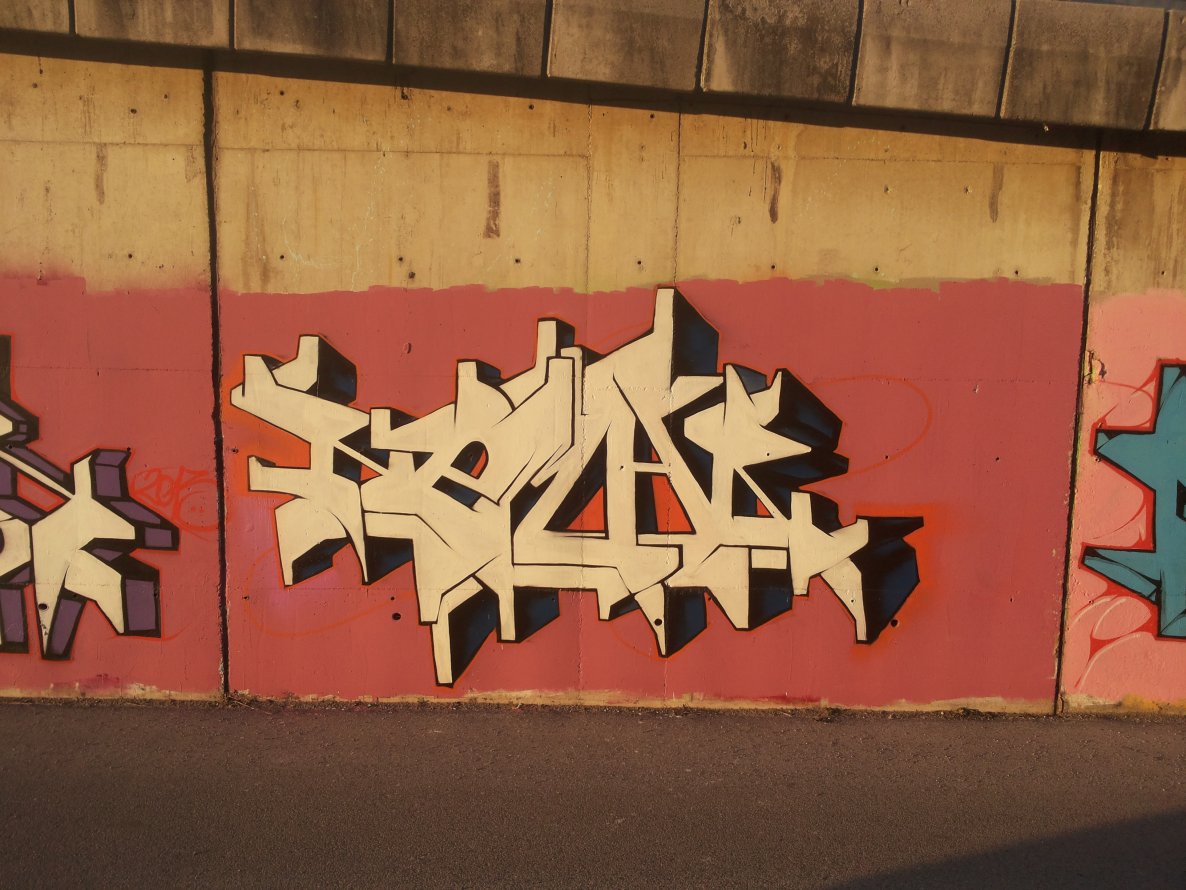 Graffiti Wall - Photo by Neman532