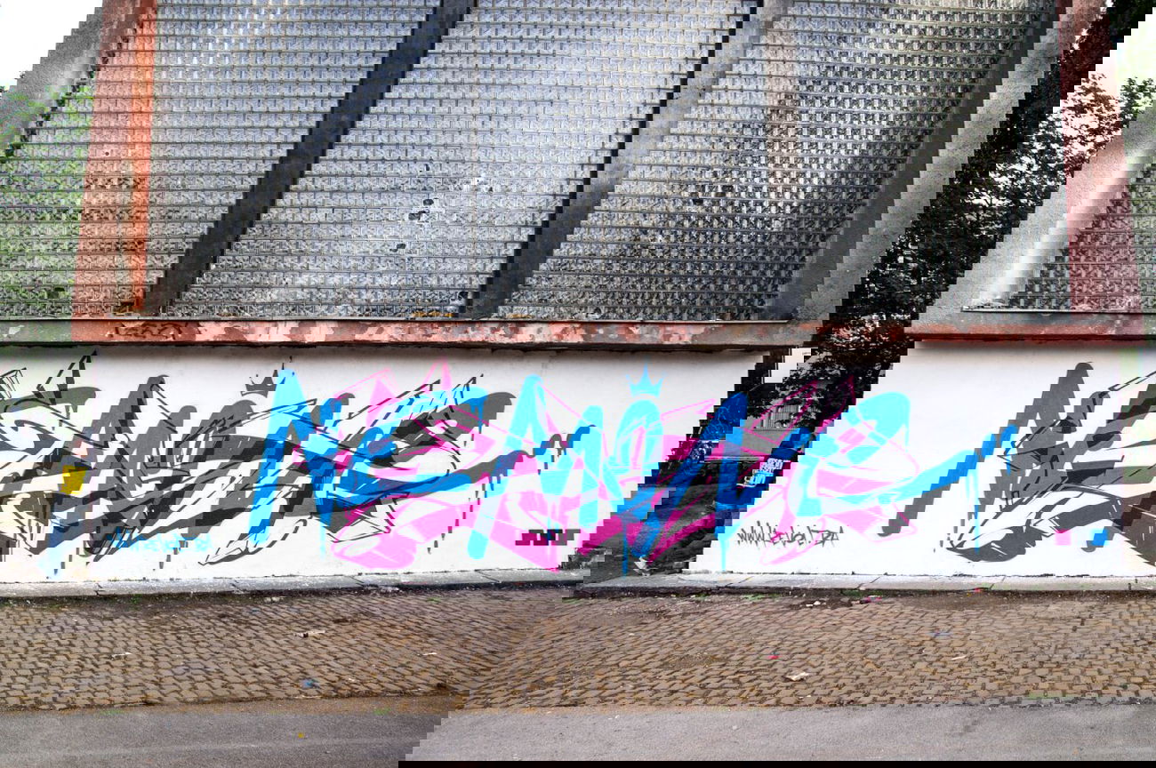 Graffiti Wall in Sarajevo - Photo by Nemo1 - nemo, nemo, one (2013)