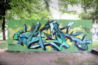 Graffiti Wall - Photo by Nemo1 - omen, nemo