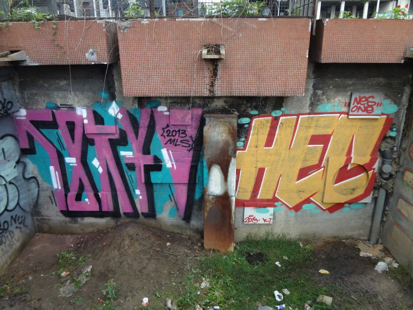Graffiti Bombing in Belgrade - Photo by Nesone45 - Tokyo.Nes (2013)