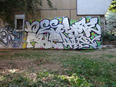 Graffiti Bombing in Belgrade - Photo by Nesone45 (2013)